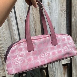 Vintage pink Chanel bowling bag 🌸